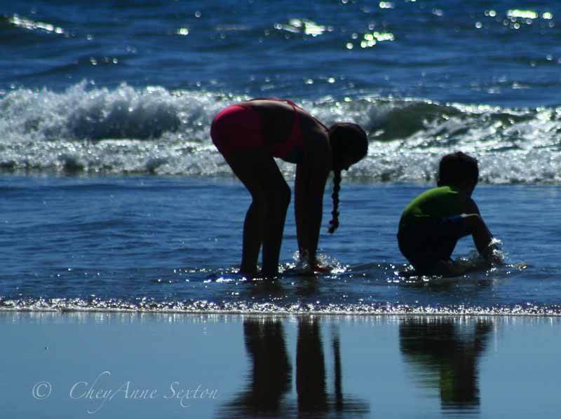 niñas on the Mazatlan playa